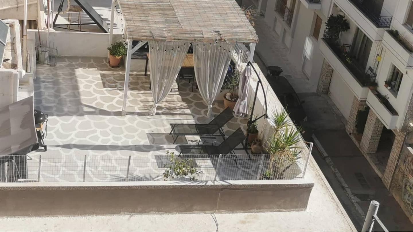 Apartment With Terrace In Piraiki พีเรียส ภายนอก รูปภาพ